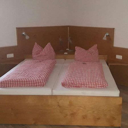 Gaestehaus Engelhard Pension Karbach  المظهر الخارجي الصورة