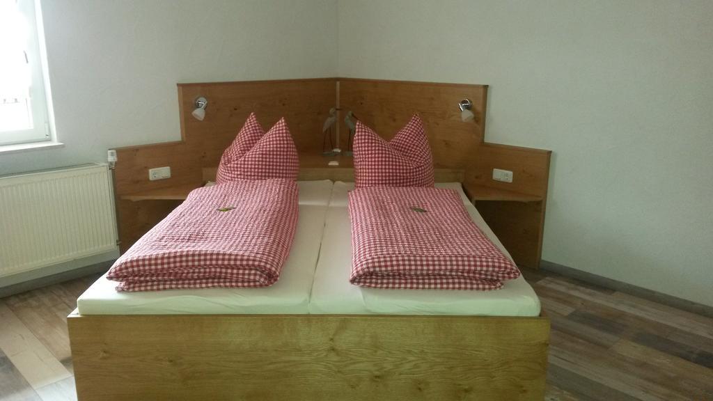 Gaestehaus Engelhard Pension Karbach  المظهر الخارجي الصورة