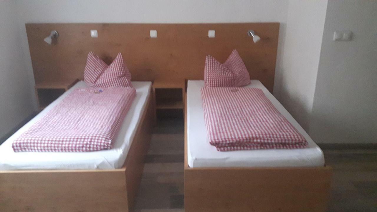 Gaestehaus Engelhard Pension Karbach  المظهر الخارجي الصورة