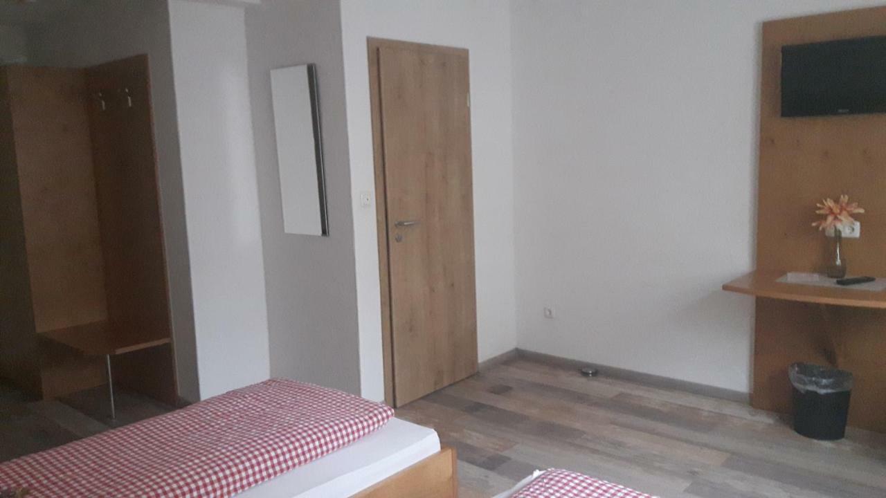 Gaestehaus Engelhard Pension Karbach  المظهر الخارجي الصورة