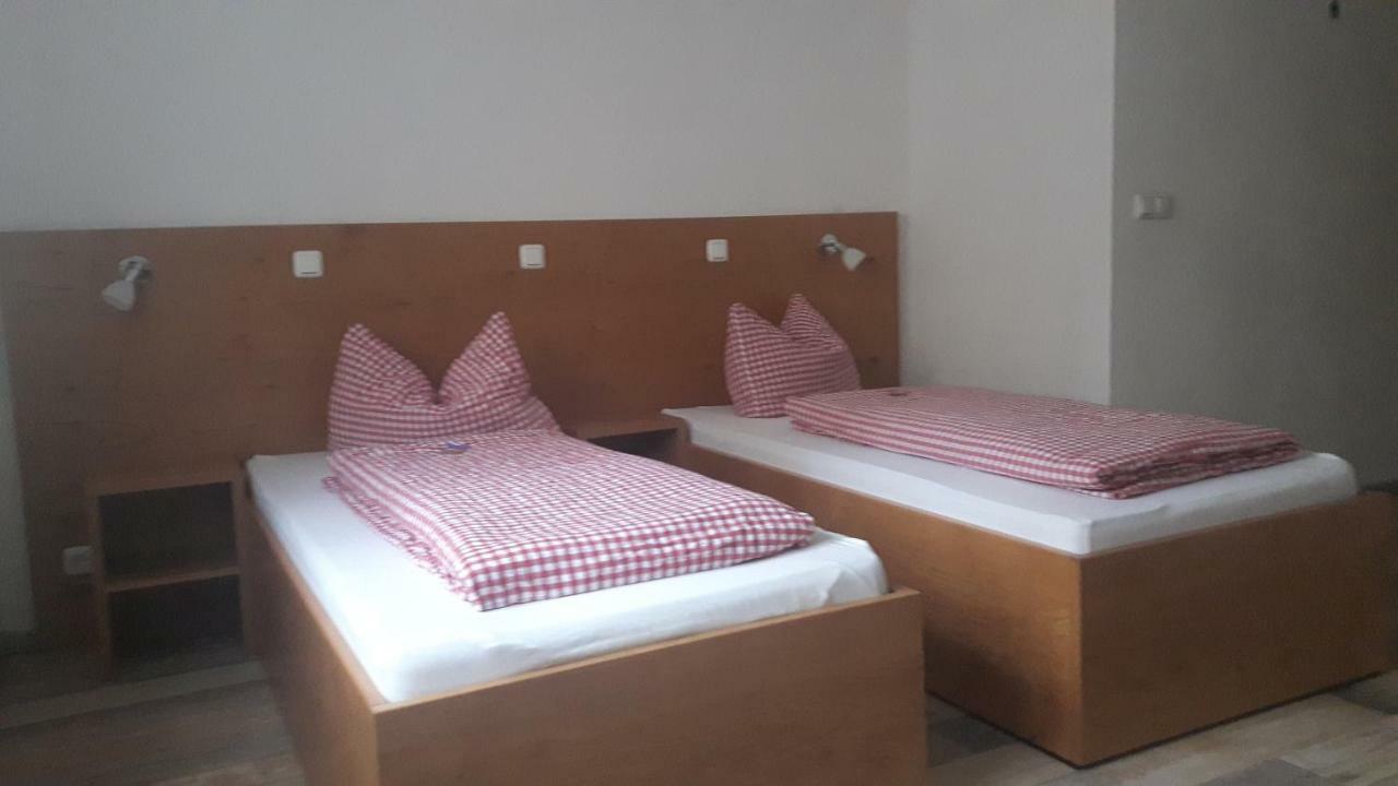 Gaestehaus Engelhard Pension Karbach  المظهر الخارجي الصورة